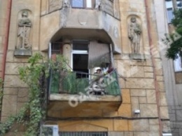 Двойной удар: в Одессе обвалились два балкона
