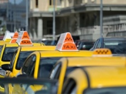 В аэропортах появится электронная очередь для такси