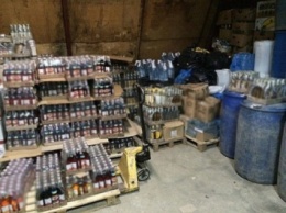 Правоохранители изъяли на Волыни более 18 тонн фальсифицированного алкоголя
