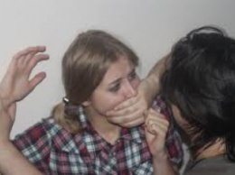 Пятеро отморозков в Донецкой области изнасиловали двух девочек