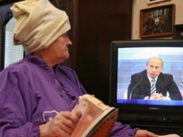 Опрос: Россияне верят телевизору, но не чиновникам