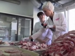 В Мариуполе ветеринары забраковали мясо, рыбу, молоко и бахчевые