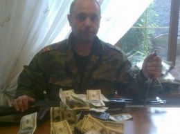 Боевики получили долларовую зарплату и выплатили все задолженности – ИС