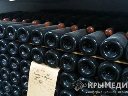 В Симферополе пытались незаконно продать 150 бутылок коллекционного вина за 10 млн рублей, – ФСБ (ВИДЕО)