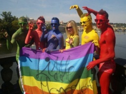 Около 2 тысяч человек приняли участие в гей-параде в Риге