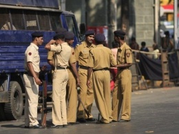 Число скончавшихся от отравления алкоголем в Мумбаи возросло до 74 человек