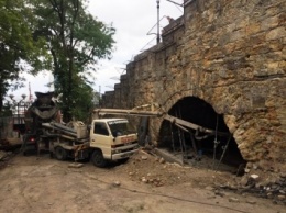 В Одессе продолжается ремонт легендарной Потемкинской лестницы