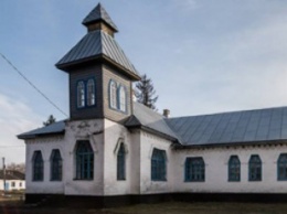 Уникальные 100-летние школы Полтавщины получили статус памятников