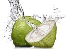 Специалисты рассказали о пользе употребления кокосовой воды
