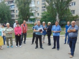 "Не дадим превратить наш двор в отхожее место!"