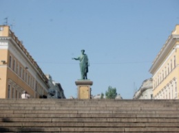 Потемкинская лестница в Одессе треснула