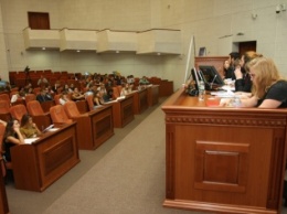 Юные парламентарии провели заседание в горсовете