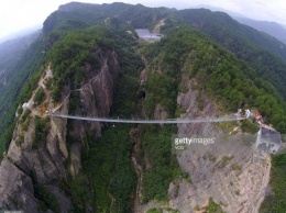 В Китае откроется стеклянный мост-рекордсмен (ФОТО)