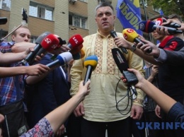 Тягнибок согласен на встречу с Януковичем. В суде