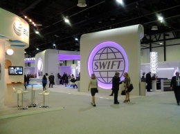 Бывший руководитель SWIFT обвинил коллег в некомпетентности