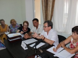Валерий Косарев провел встречу с жителями Алупки