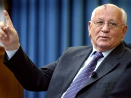 Михаил Горбачов сравнил демократию США с кофе в пакетиках