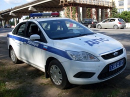 В Перми голый наркоман выбил стекло патрульной машины и напал на полицейских