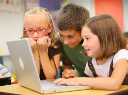 44% российских школьников проводят в интернете круглые сутки