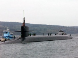 Атомная подводная лодка ВМС США столкнулась с кораблем снабжения
