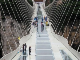 В Китае открылся самый большой в мире стеклянный мост