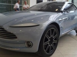 В Сети появились новые снимки концепт-кроссовера от Aston Martin