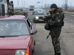 При обстрелах боевиками Марьинки ранен пограничник, - ГПСУ