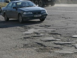 Хмиль рассказал, за какие средства будут ремонтировать дороги в Украине