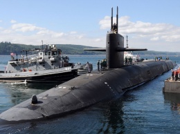 В США произошла "морская авария": атомная подводная лодка столкнулась с военным кораблем