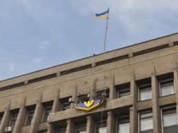 В Запорожье на здание ОГА устанавливают Герб Украины с подсветкой, - ФОТОФАКТ