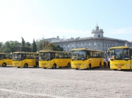 Школьники Черниговщины получили новые автобусы