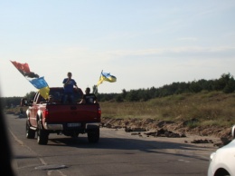 В прифронтовом Рубежном прошел патриотический автопробег (фото)