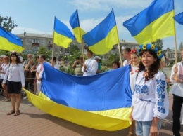 День Государственного Флага Украины жители Бердянска отметили массовостью участия во всех мероприятиях