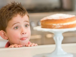 Ученые: Ежедневно употребляющие 25 грамм сахара дети столкиваются с серьезными проблемами со здоровьем