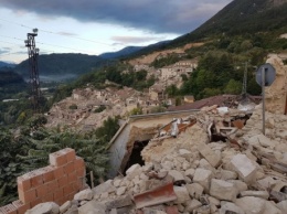 Опубликованы фото, позволящие оценить масштаб землетрясения в Италии