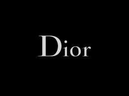 Dior выпустил ограниченную линию косметики для любительниц селфи