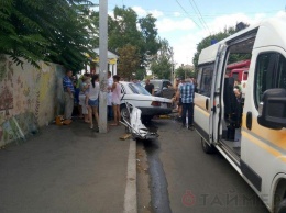 ДТП в Измаиле: авто врезалось в забор, погибла женщина