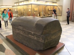 Археологи нашли в новгородском монастыре загадочные саркофаги XII века