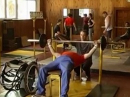 Черниговские пауэрлифтеры с особыми потребностями стремятся попасть в паралимпийскую сборную