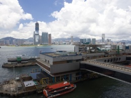 Вблизи Гонконга паром с 290 пассажирами столкнулся с рыболовецким судном