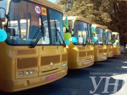 Для учащихся сельских школ в Кировоградской области закупили 25 автобусов