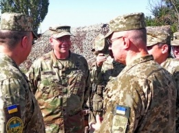 Командующий войсками США в Европе посетил передовую "АТО" на Донбассе