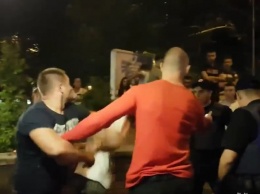 Мажоры на Mercedes в центре Николаева напали на таксиста и прохожих - полиция отреагировала не сразу