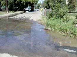 По дорогам Славянска бурлит питьевая вода