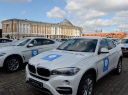 Российскую синхронистку трижды за день остановили на новой BMW