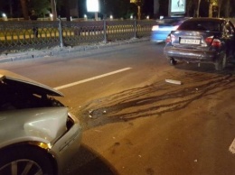 В Киеве мужчина на Skoda протаранил авто с беременной - и побежал "умываться"