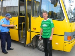 Полицейские проверили исправность школьных автобусов на Полтавщине