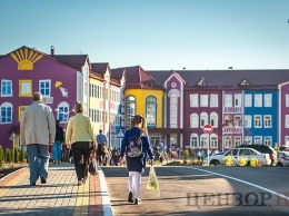 Разноцветная школа будущего открылась в селе под Киевом