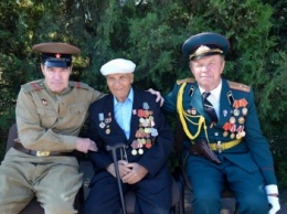 «Навсегда в памяти, навсегда в истории»: в Черноморске прошла церемония в честь 71 годовщины окончания Второй мировой войны (фото)