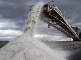 Харьковские дорожники уже запасли к зиме почти 4000 тонн соли